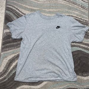 Medium Nike grey shirt, used but excellent condition